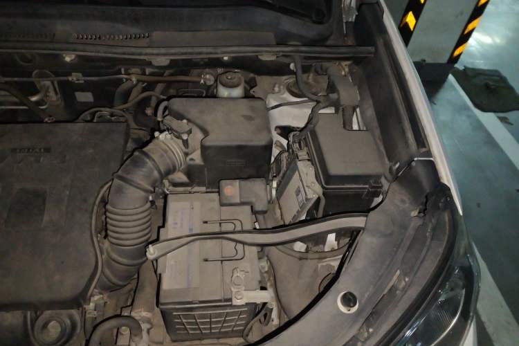 Used Toyota RAV4 2015 2.0L CVT Four-Wheel Drive New Edition Engine Bay Left