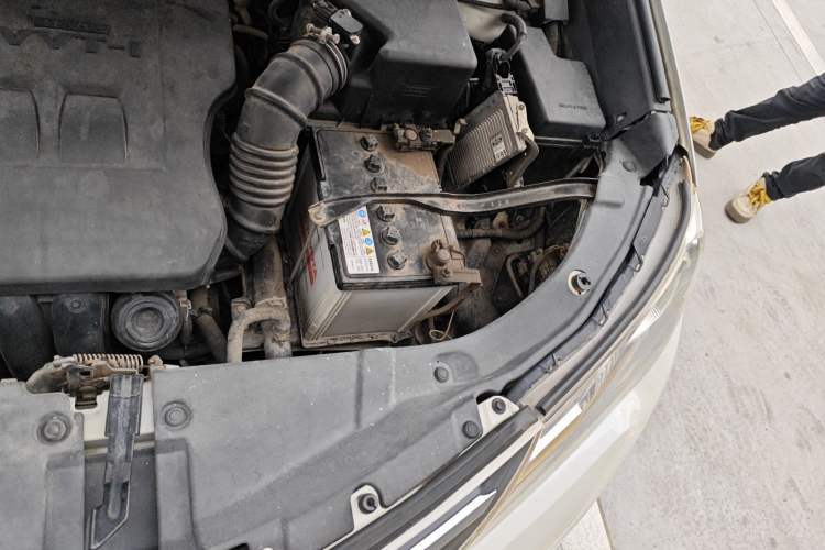 Used Toyota RAV4 2015 2.0L CVT Two-Wheel Drive Urban Edition Engine Bay Left