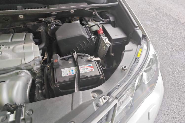 Used Toyota RAV4 2015 2.5L Automatic 4x4 Elite Edition Engine Bay Left
