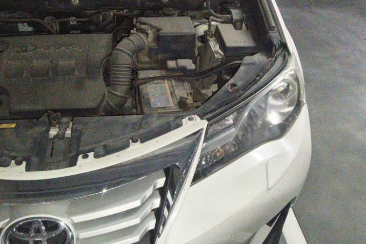 Used Toyota RAV4 2015 2.0L CVT Four-Wheel Drive New Edition Engine Bay Left