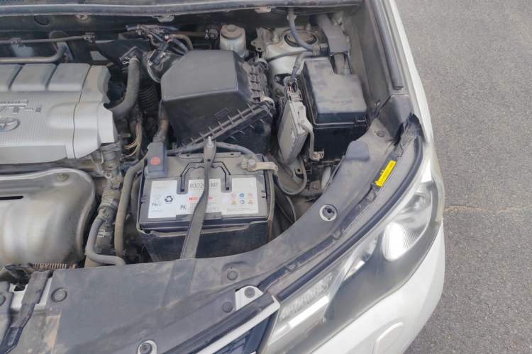 Used Toyota RAV4 2015 2.5L Automatic 4x4 Elite Edition Engine Bay Left