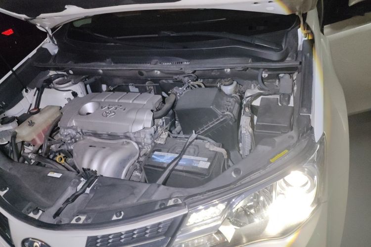 Used Toyota RAV4 2015 2.5L Automatic 4x4 Elite Edition Engine Bay Left