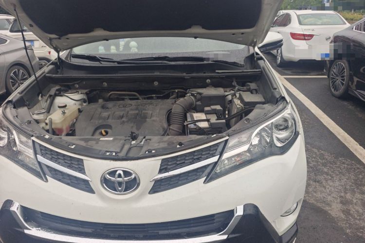 Used Toyota RAV4 2015 2.0L CVT Two-Wheel Drive Fashion Edition Engine Bay Left
