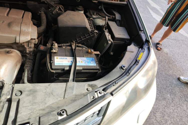 Used Toyota RAV4 2015 2.5L Automatic 4x4 Elite Edition Engine Bay Left