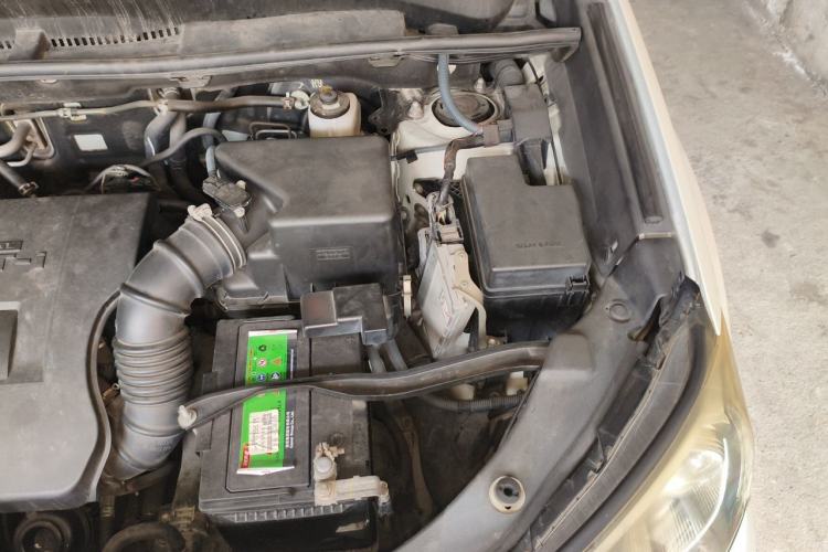 Used Toyota RAV4 2015 2.0L CVT Two-Wheel Drive Fashion Edition Engine Bay Left