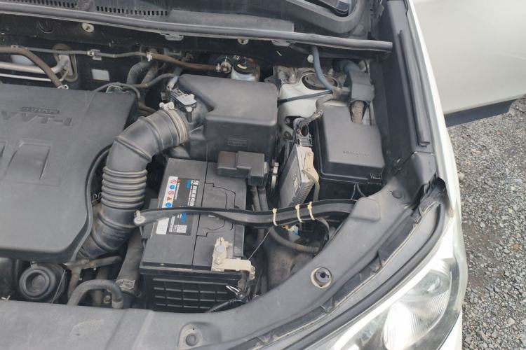 Used Toyota RAV4 2015 2.0L CVT Two-Wheel Drive Fashion Edition Engine Bay Left