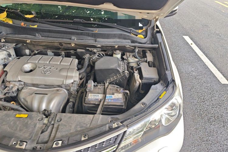 Used Toyota RAV4 2015 2.5L Automatic 4x4 Elite Edition Engine Bay Left
