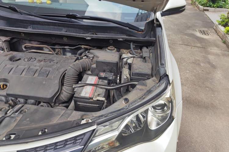 Used Toyota RAV4 2015 2.0L CVT Two-Wheel Drive Fashion Edition Engine Bay Left