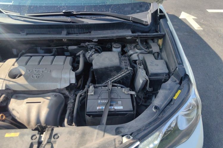 Used Toyota RAV4 2015 2.5L Automatic 4x4 Elite Edition Engine Bay Left
