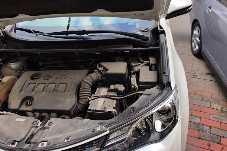 Used Toyota RAV4 2015 2.0L CVT Four-Wheel Drive New Edition Engine Bay Left