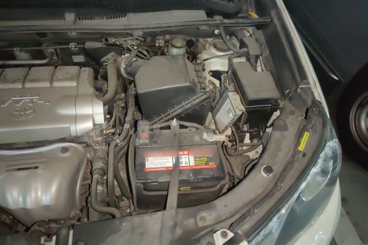 Used Toyota RAV4 2015 2.5L Automatic 4x4 Elite Edition Engine Bay Left