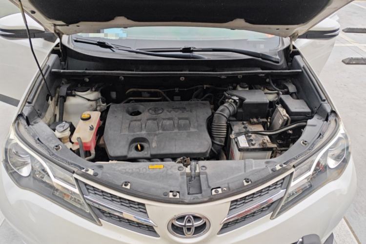 Used Toyota RAV4 2015 2.0L CVT Two-Wheel Drive Urban Edition Engine Bay