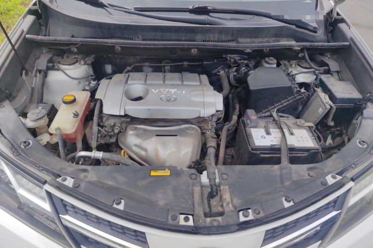 Used Toyota RAV4 2015 2.5L Automatic 4x4 Elite Edition Engine Bay