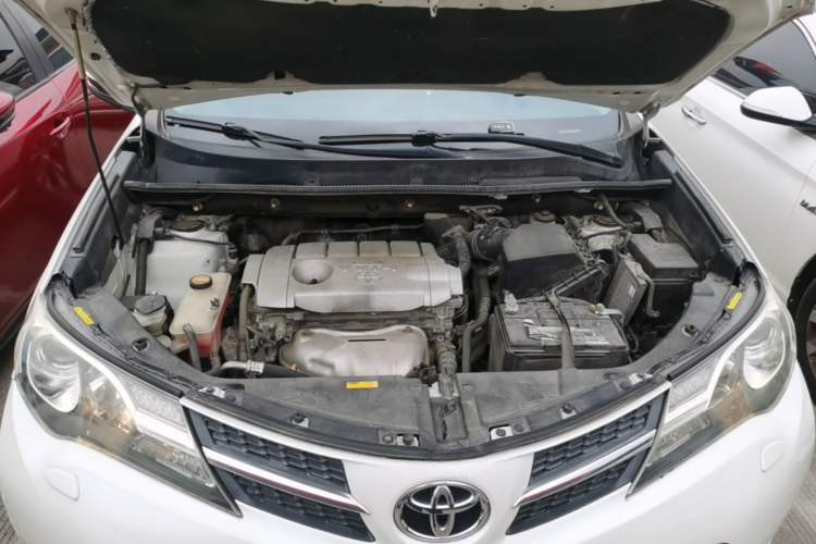 Used Toyota RAV4 2015 2.5L Automatic 4x4 Luxury Edition Engine Bay
