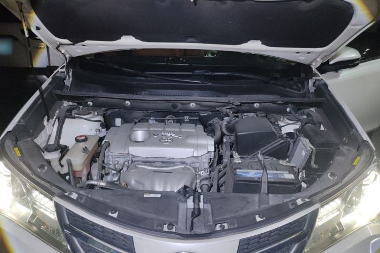 Used Toyota RAV4 2015 2.5L Automatic 4x4 Elite Edition Engine Bay