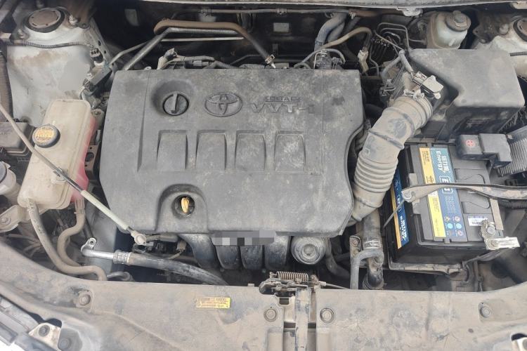 Used Toyota RAV4 2015 2.0L CVT Two-Wheel Drive Fashion Edition Engine Bay