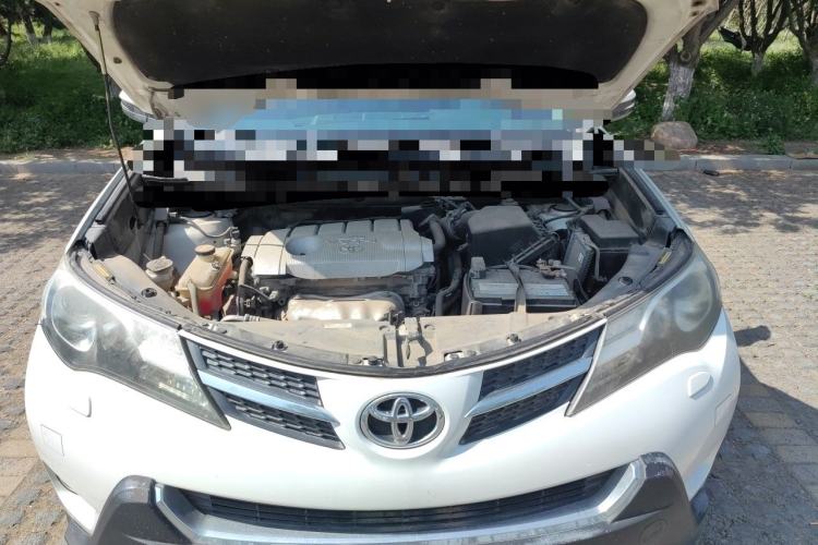 Used Toyota RAV4 2015 2.5L Automatic 4x4 Elite Edition Engine Bay