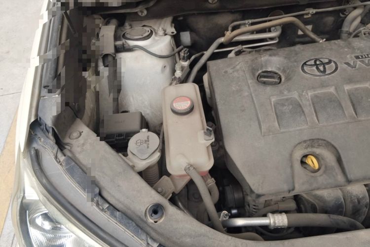Used Toyota RAV4 2015 2.0L CVT Two-Wheel Drive Fashion Edition Engine Bay Right