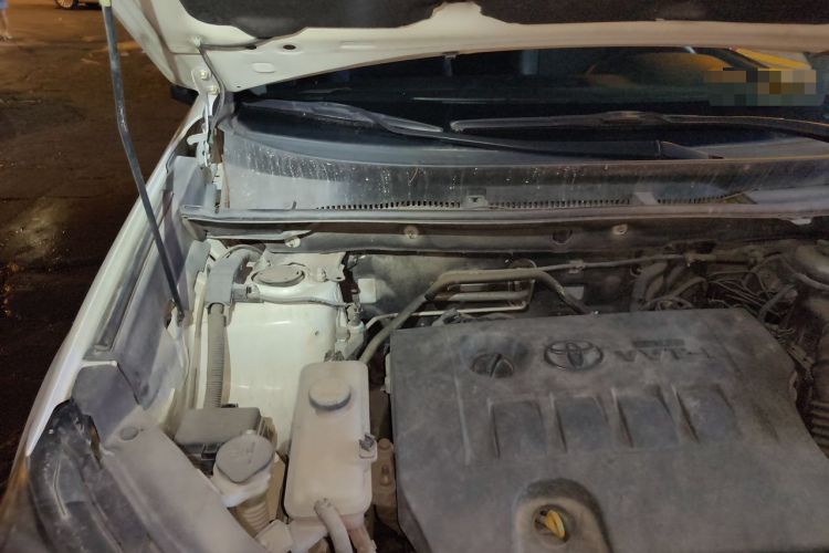 Used Toyota RAV4 2015 2.0L CVT Four-Wheel Drive New Edition Engine Bay Right