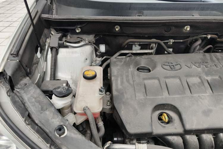 Used Toyota RAV4 2015 2.0L CVT Two-Wheel Drive Urban Edition Engine Bay Right
