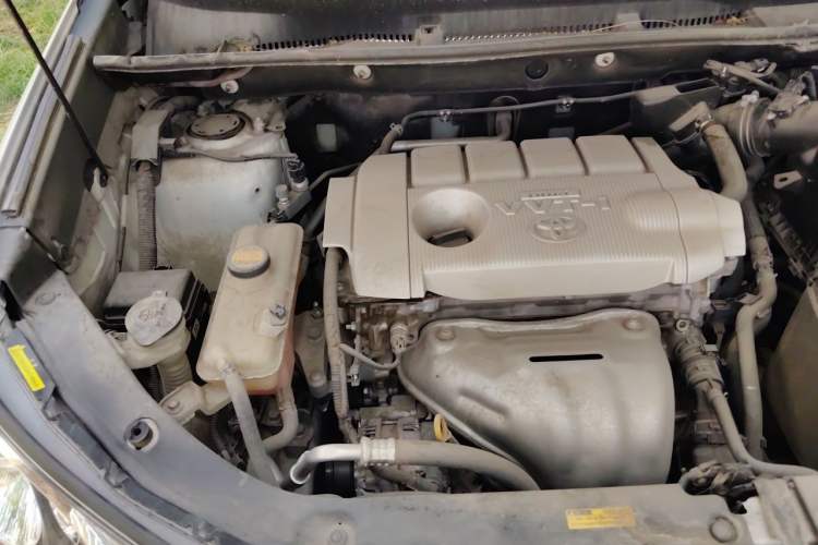 Used Toyota RAV4 2015 2.5L Automatic 4x4 Elite Edition Engine Bay Right