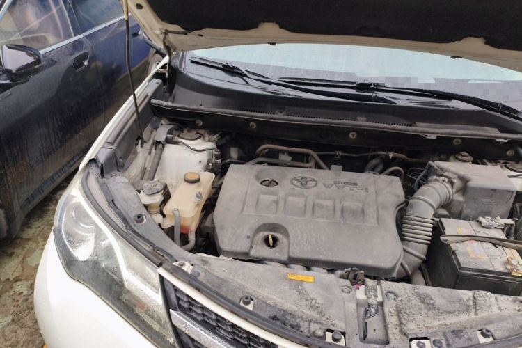Used Toyota RAV4 2015 2.0L CVT Two-Wheel Drive Urban Edition Engine Bay Right