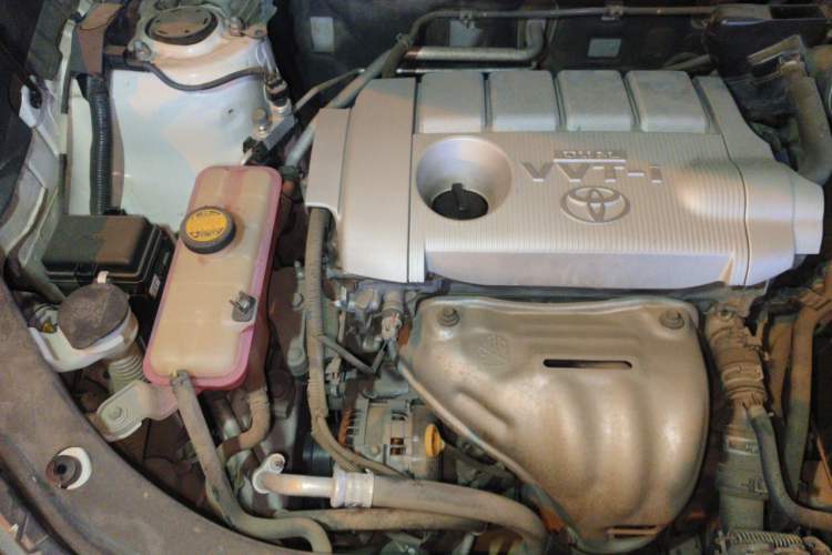 Used Toyota RAV4 2015 2.5L Automatic 4x4 Elite Edition Engine Bay Right