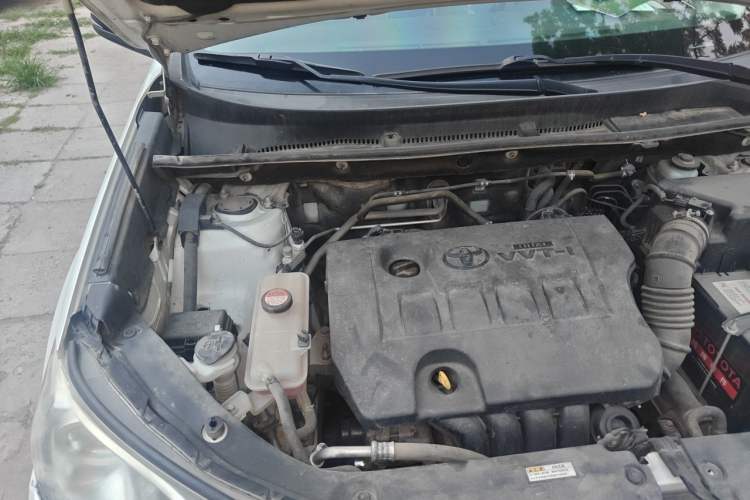 Used Toyota RAV4 2015 2.0L CVT Two-Wheel Drive Fashion Edition Engine Bay Right