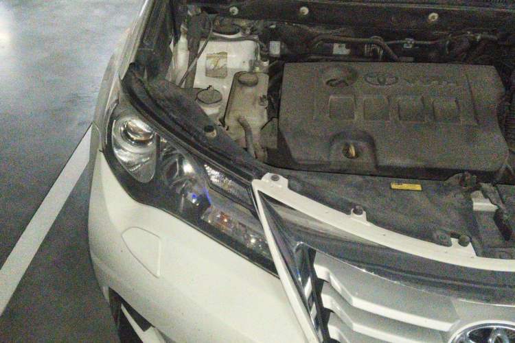 Used Toyota RAV4 2015 2.0L CVT Four-Wheel Drive New Edition Engine Bay Right