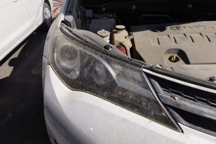 Used Toyota RAV4 2015 2.0L CVT Two-Wheel Drive Fashion Edition Engine Bay Right