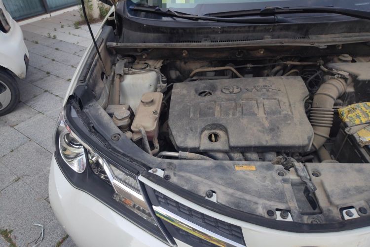Used Toyota RAV4 2015 2.0L CVT Two-Wheel Drive Fashion Edition Engine Bay Right