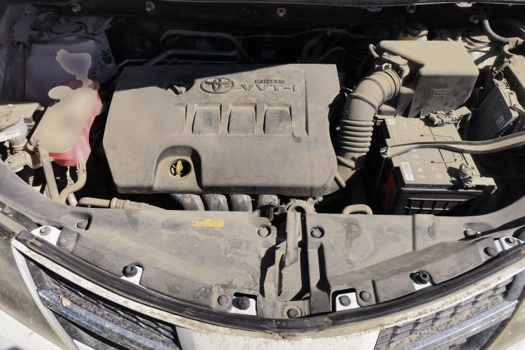 Used Toyota RAV4 2015 2.0L CVT Two-Wheel Drive Fashion Edition Engine Bay