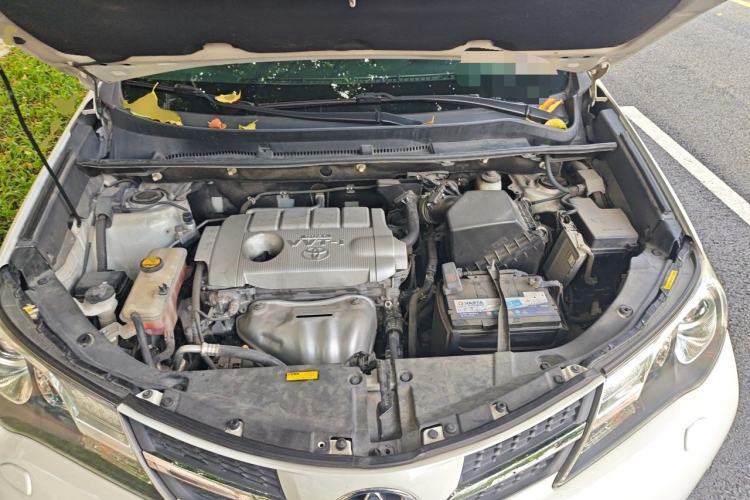 Used Toyota RAV4 2015 2.5L Automatic 4x4 Elite Edition Engine Bay