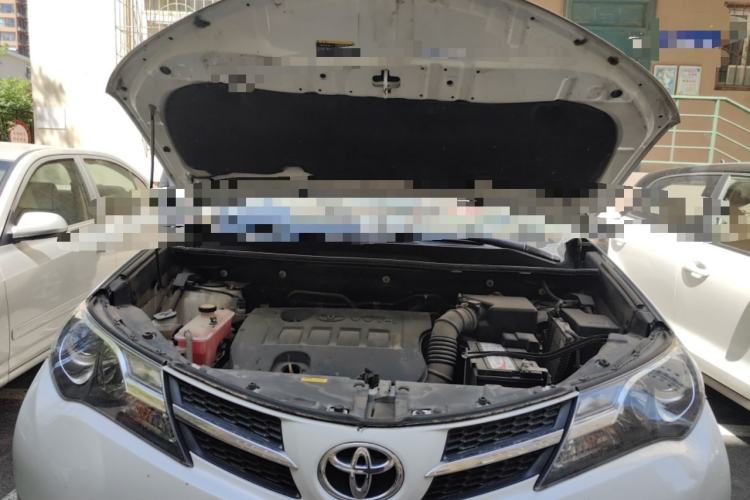 Used Toyota RAV4 2015 2.0L CVT Four-Wheel Drive New Edition Engine Bay