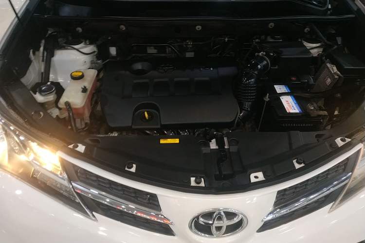 Used Toyota RAV4 2015 2.0L CVT Two-Wheel Drive Urban Edition Engine Bay