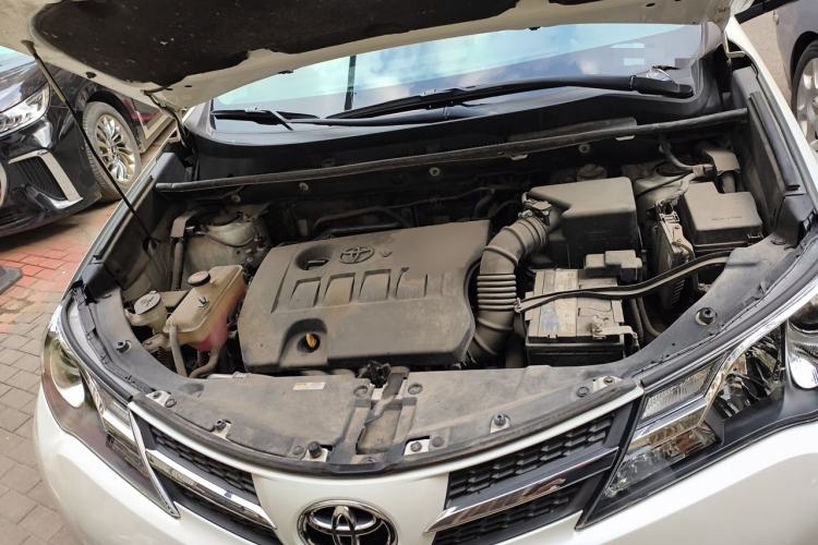 Used Toyota RAV4 2015 2.0L CVT Four-Wheel Drive New Edition Engine Bay