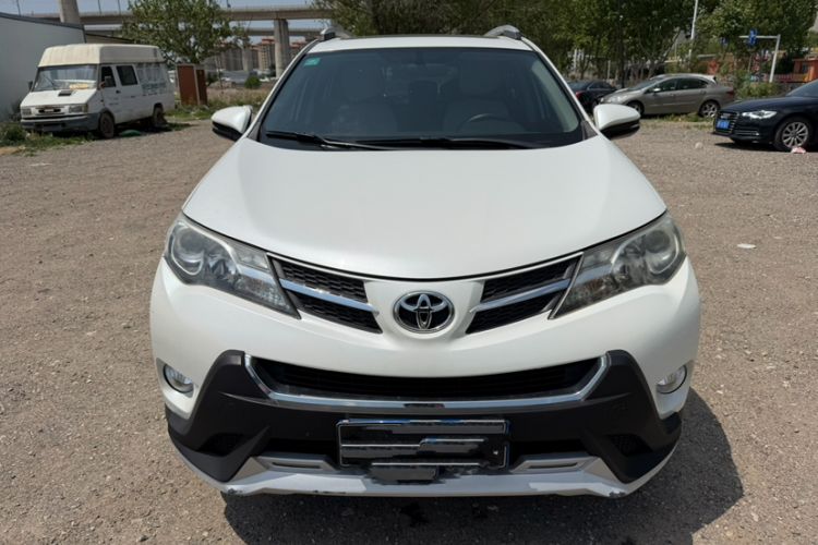Used Toyota RAV4 2015 2.0L CVT Two-Wheel Drive Fashion Edition Exterior 1