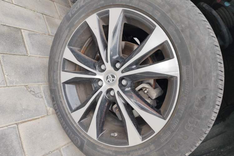 Used Toyota RAV4 2015 2.5L Automatic 4x4 Elite Edition Exterior 1