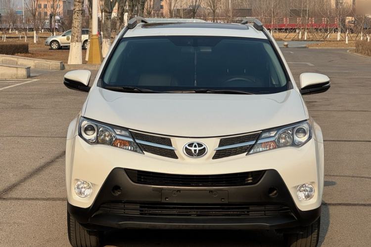Used Toyota RAV4 2015 2.0L CVT Two-Wheel Drive Fashion Edition Exterior 1