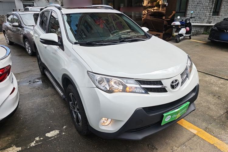 Used Toyota RAV4 2015 2.0L CVT Two-Wheel Drive Fashion Edition Exterior 1