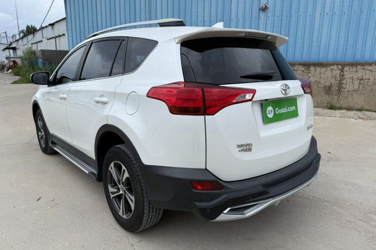 Used Toyota RAV4 2015 2.0L CVT Two-Wheel Drive Fashion Edition Exterior 1