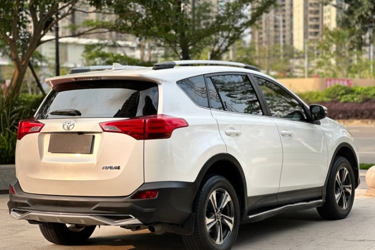 Used Toyota RAV4 2015 2.0L CVT Two-Wheel Drive Urban Edition Exterior 1