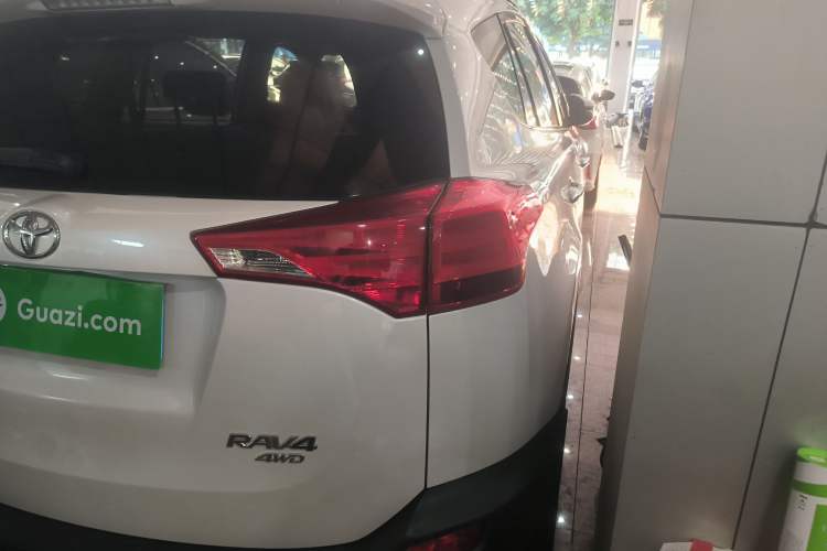 Used Toyota RAV4 2015 2.5L Automatic 4x4 Elite Edition Exterior 1