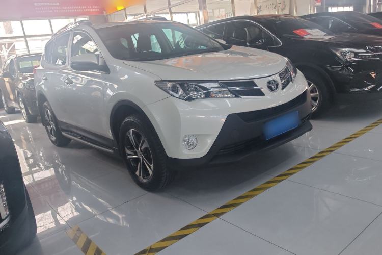 Used Toyota RAV4 2015 2.0L CVT Two-Wheel Drive Fashion Edition Exterior 1