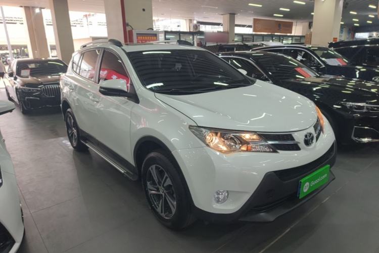 Used Toyota RAV4 2015 2.0L CVT Two-Wheel Drive Fashion Edition Exterior 1
