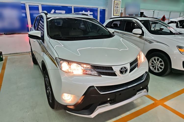 Used Toyota RAV4 2015 2.0L CVT Two-Wheel Drive Fashion Edition Exterior 1