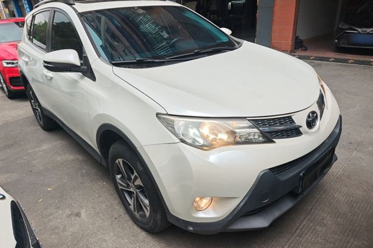 Used Toyota RAV4 2015 2.0L CVT Two-Wheel Drive Fashion Edition Exterior 1