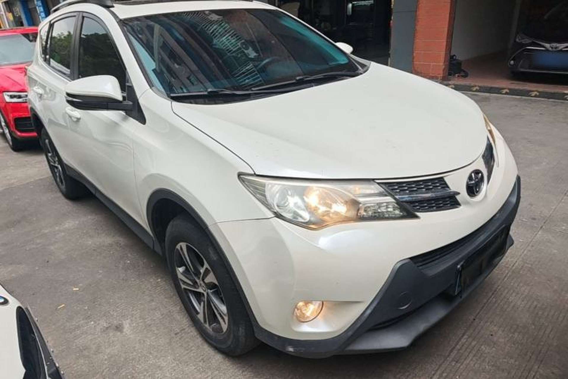 Used Toyota RAV4 2015 2.0L CVT Two-Wheel Drive Fashion Edition Exterior 1