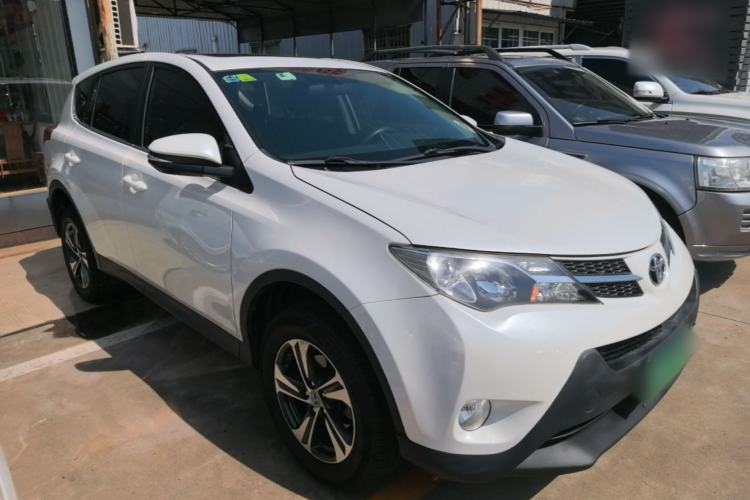 Used Toyota RAV4 2015 2.0L CVT Two-Wheel Drive Fashion Edition Exterior 1