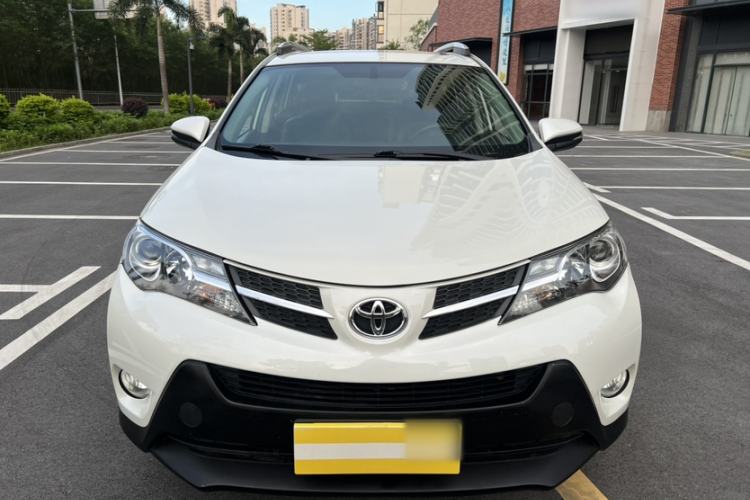 Used Toyota RAV4 2015 2.0L CVT Two-Wheel Drive Fashion Edition Exterior 10